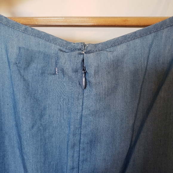 Crown and Ivy Chambray Ruffle Summer Beach Dress Sz8 - Picture 4 of 6